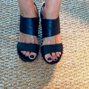 APC black leather shoes with nubuck heels. Size 41 French.